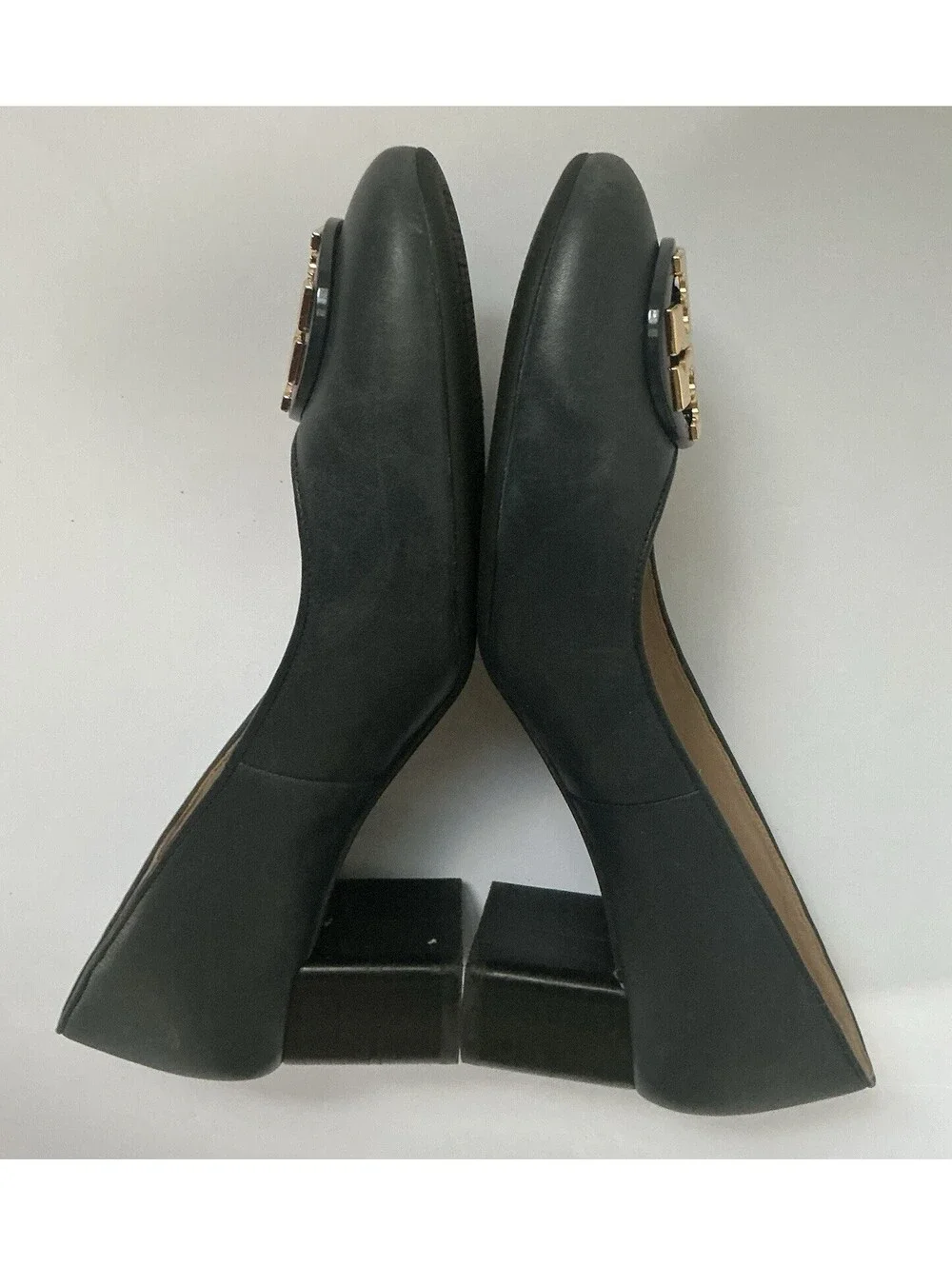 Tory Burch Black Leather Block Heel Pumps Gold Logo Accent Women's Size 8C